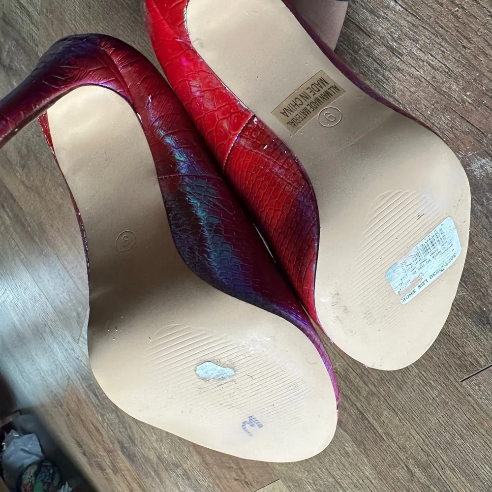 Women's Bella Marie Red Purple Snake Print Peep Toe Heels Size 9